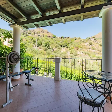 Villa Almond